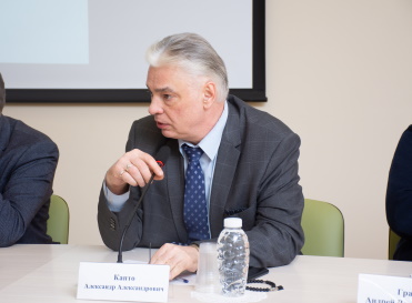 Выпущена монография Александра Александровича Капто «Варикозная болезнь вен органов малого таза у мужчин»